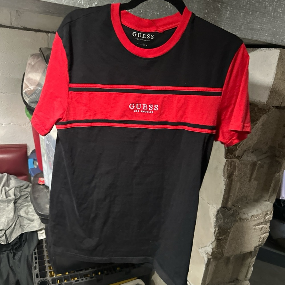 Large Guess black striped with red T-shirt